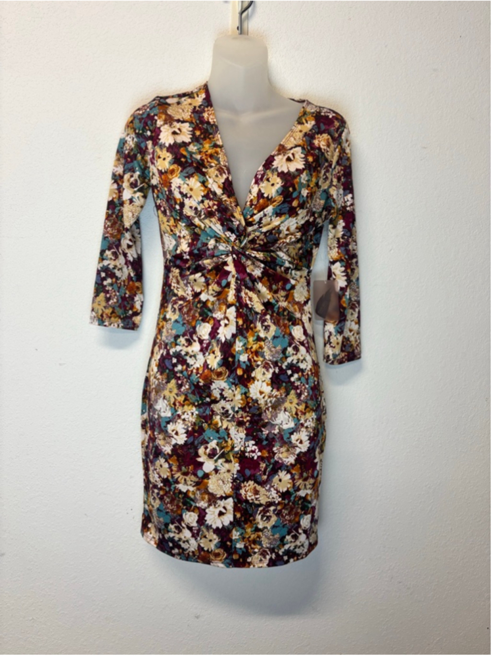 FOREVER 21 Fitted Floral Mini Dress Small